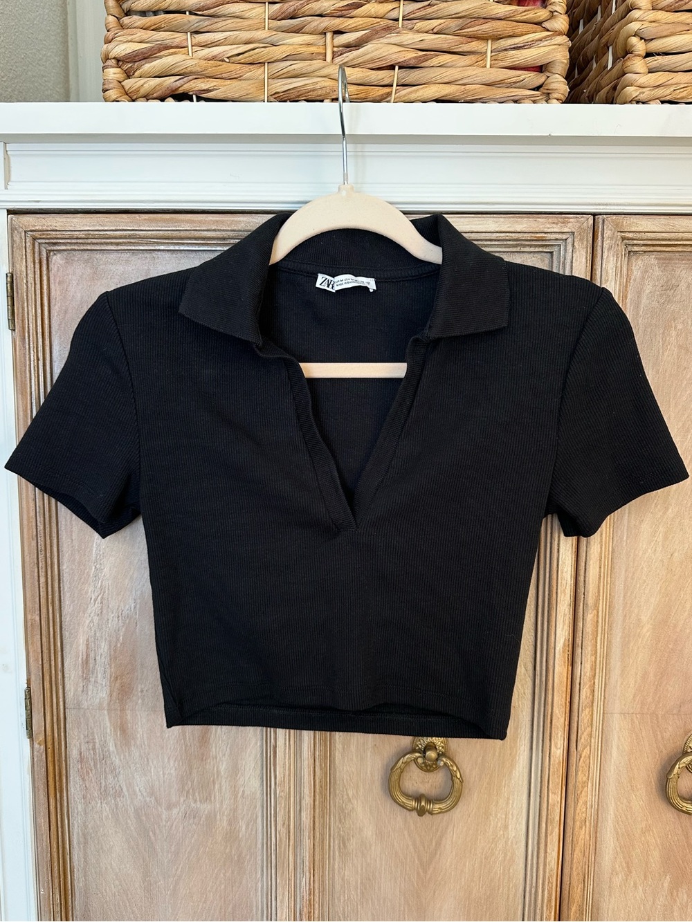 Zara Black Ribbed V-Neck Polo Crop Top